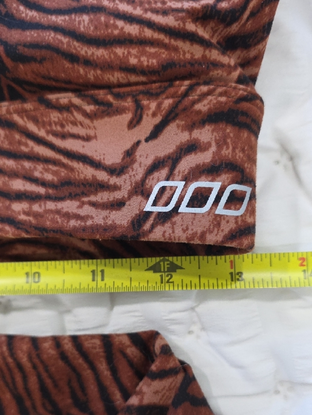 Lorna Jane Brown Tiger-Print Sports Bra & Leggings - Picture 2 of 11